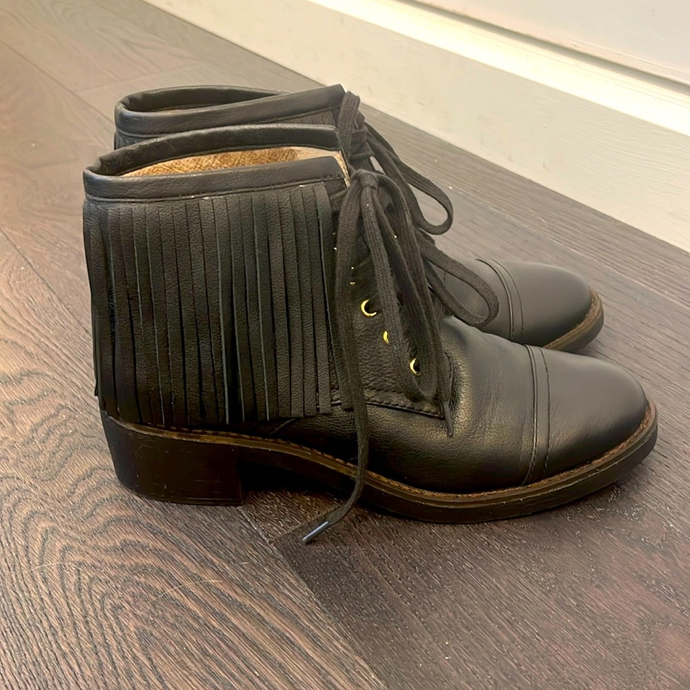 Fringed leather upper ankle boots. Size 7.5